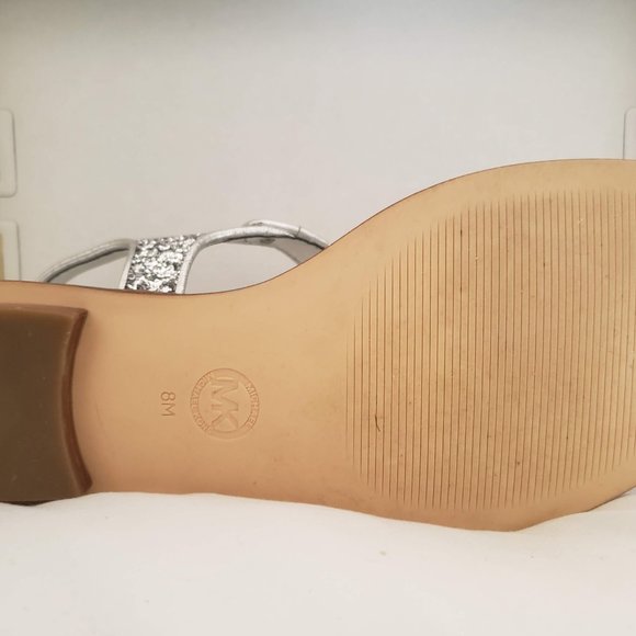 NWOT: Michael Kors MK Plate Flat Thongs in sparkly silver! - Picture 3 of 4